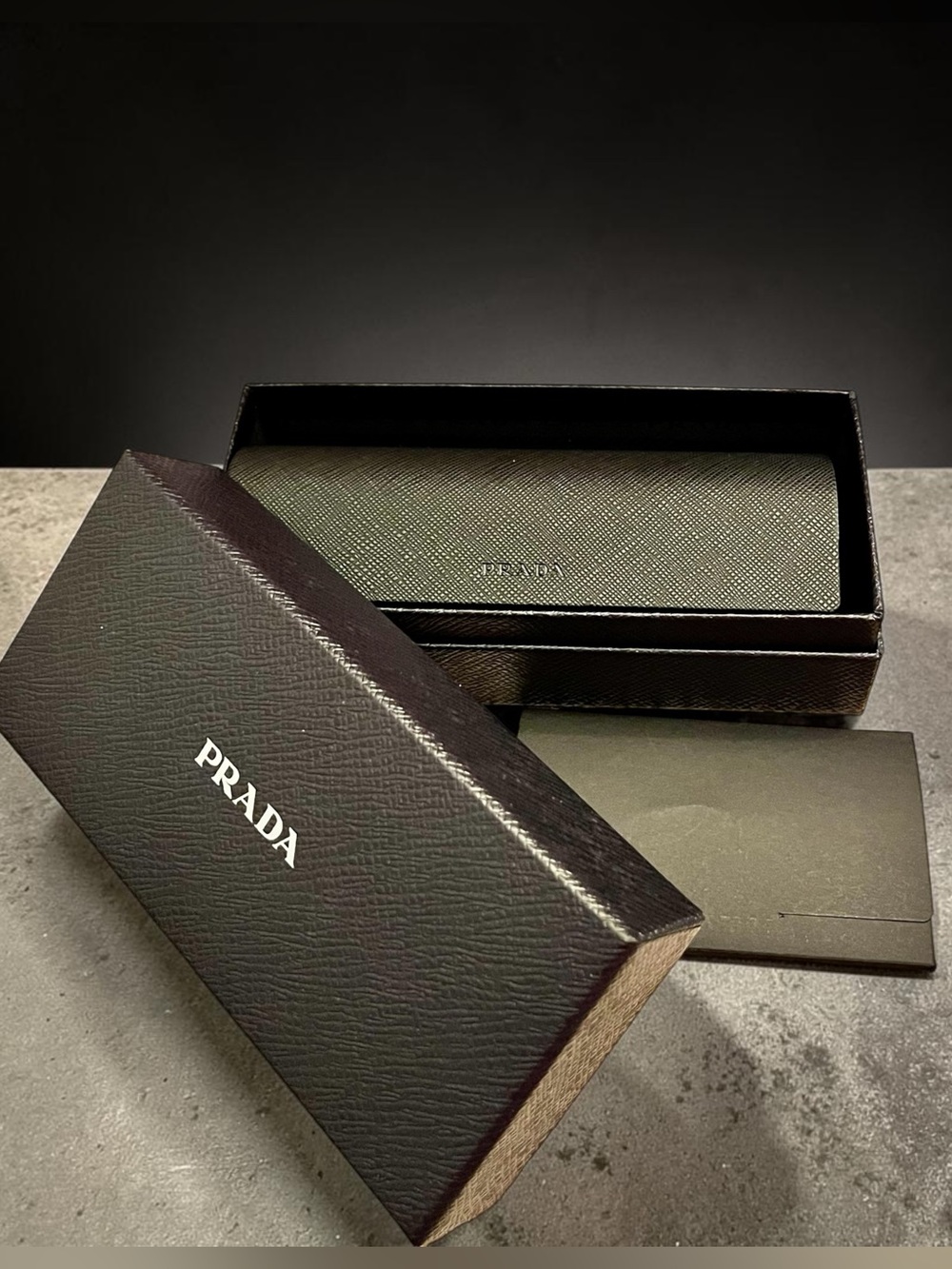 Prada Authentic Eyewear Case in Saffiano Leather w/Protective Box & Linen (EUC) - Picture 5 of 14